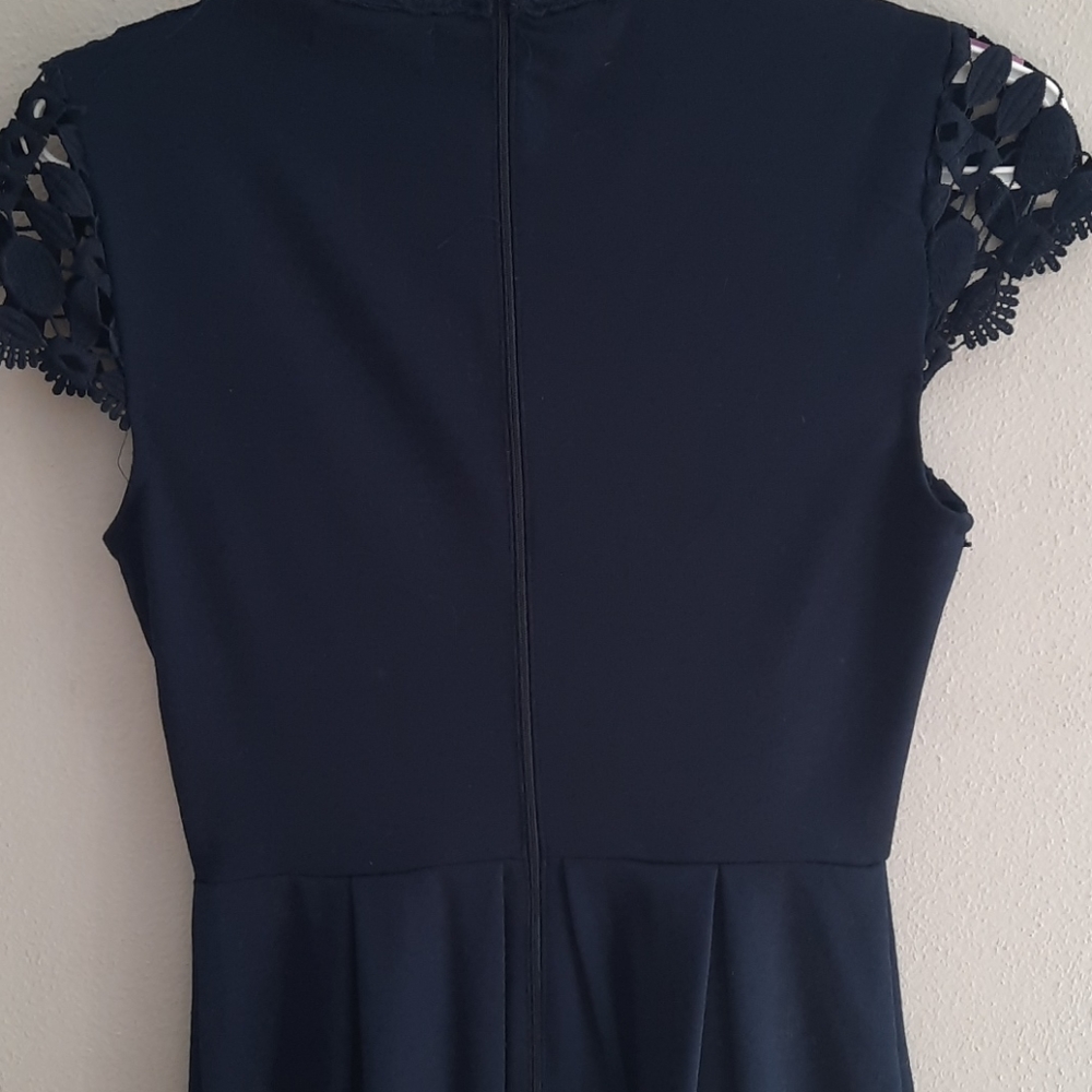 Sequin Hearts Crocheted dress - Picture 6 of 7